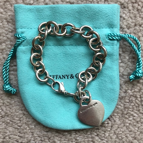 Authentic Tiffany Return to Tiffany Heart Charm Bracelet. - Picture 2 of 9